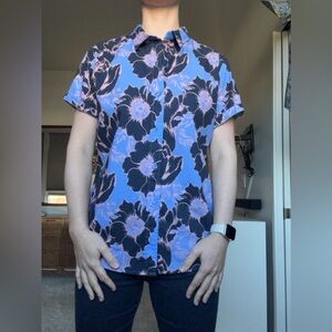 NWOT Wildfang Essential Button Up - Size Medium